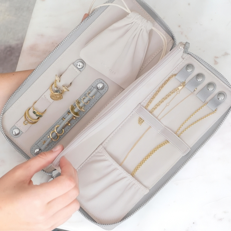 Purse for jewellry, STACKERS JEWELLRY ROLL, 24,5 x 10,5 x 3 cm in the group Storage / Travel storage / Travel jewelry storage at SmartaSaker.se (40613)