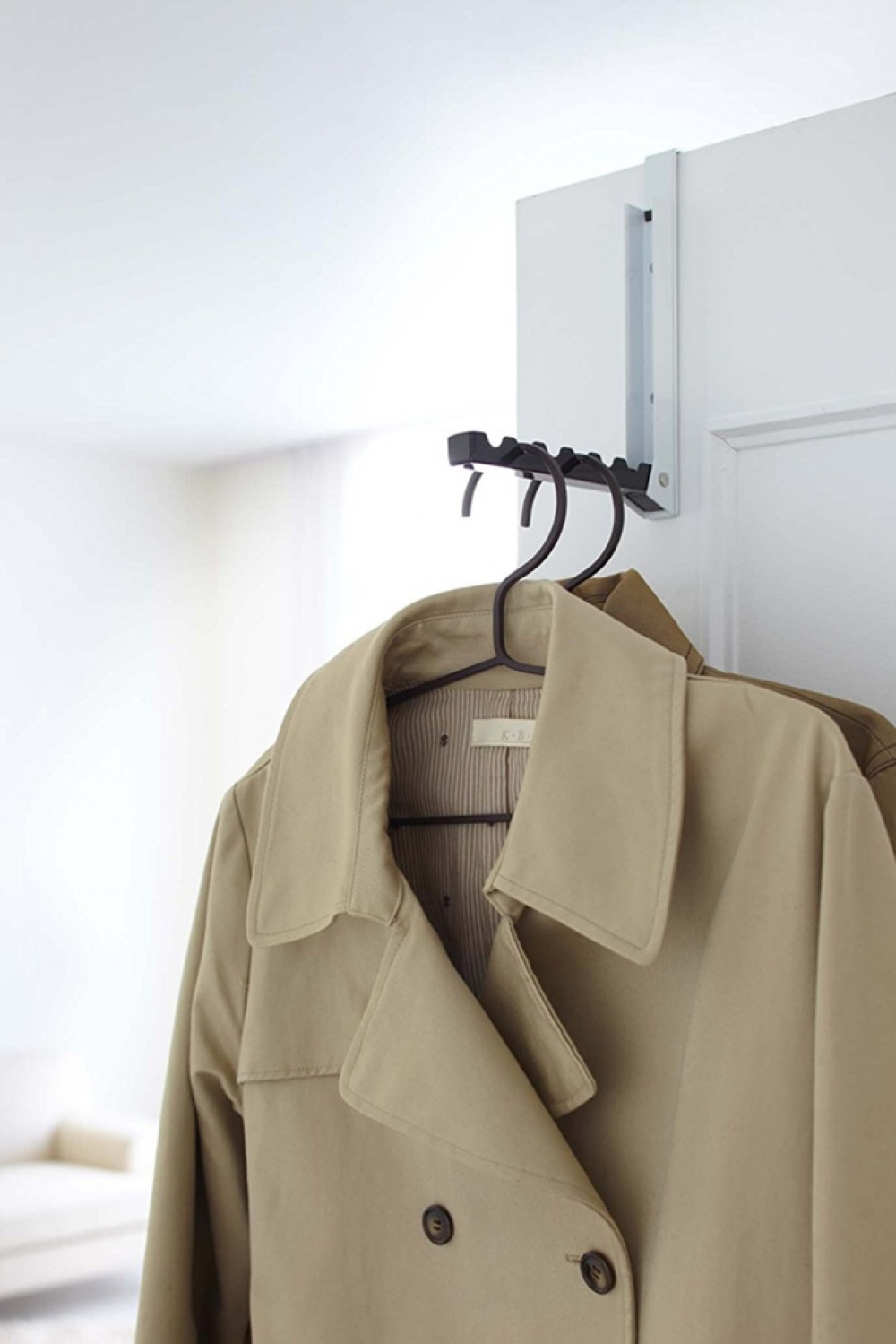 Folding clothes hanger, SMART FOLDING DOOR HANGER, Yamazaki, White / Black in the group Storage / Wardrobe storage / Hangers and hooks at SmartaSaker.se (40640)