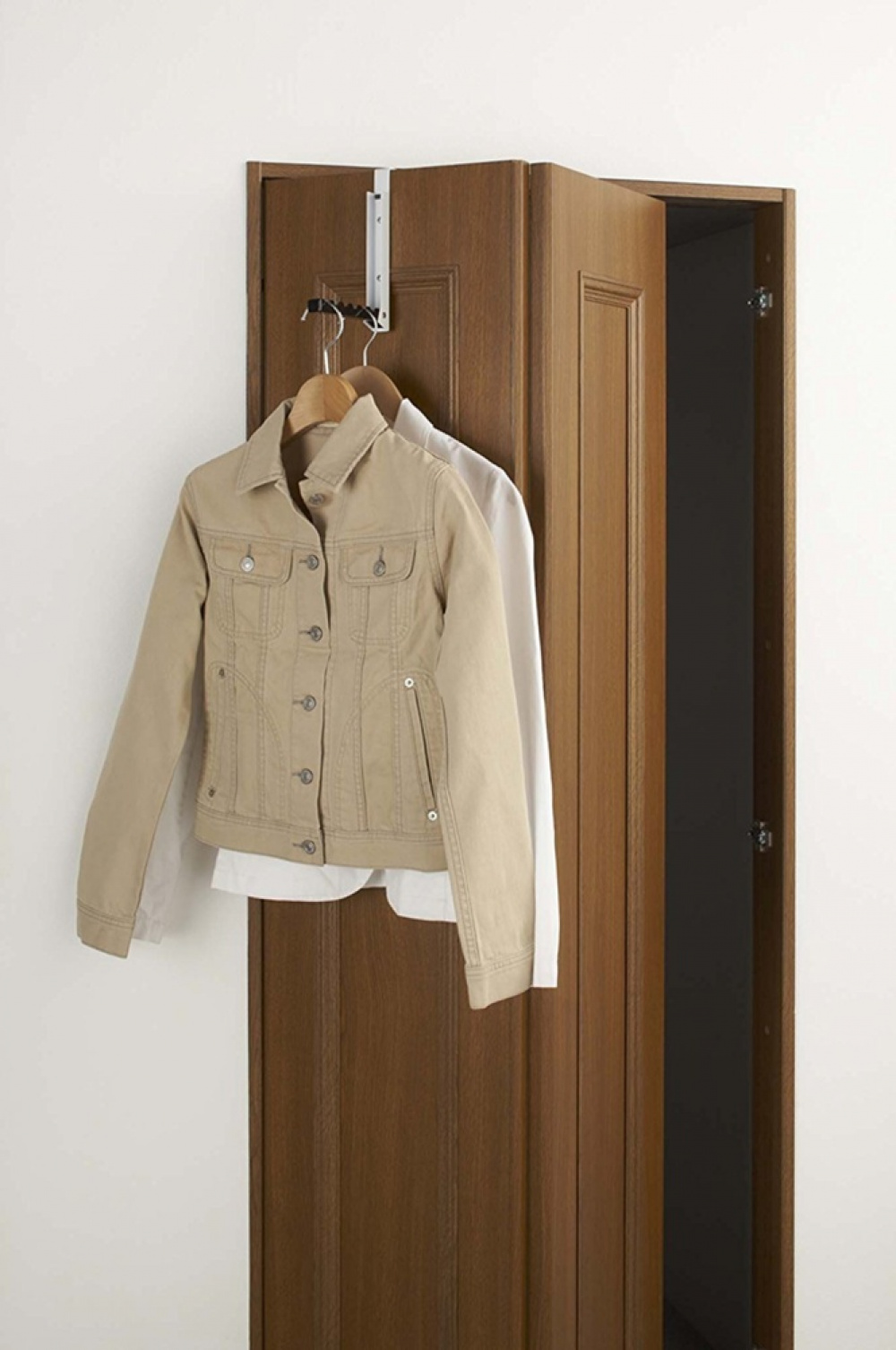 Folding clothes hanger, SMART FOLDING DOOR HANGER, Yamazaki, White / Black in the group Storage / Wardrobe storage / Hangers and hooks at SmartaSaker.se (40640)