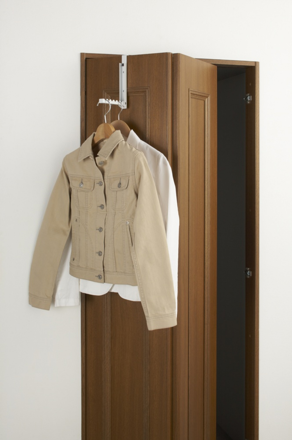 Folding clothes hanger, SMART FOLDING DOOR HANGER, Yamazaki, White in the group Storage / Wardrobe storage / Hangers and hooks at SmartaSaker.se (40641)