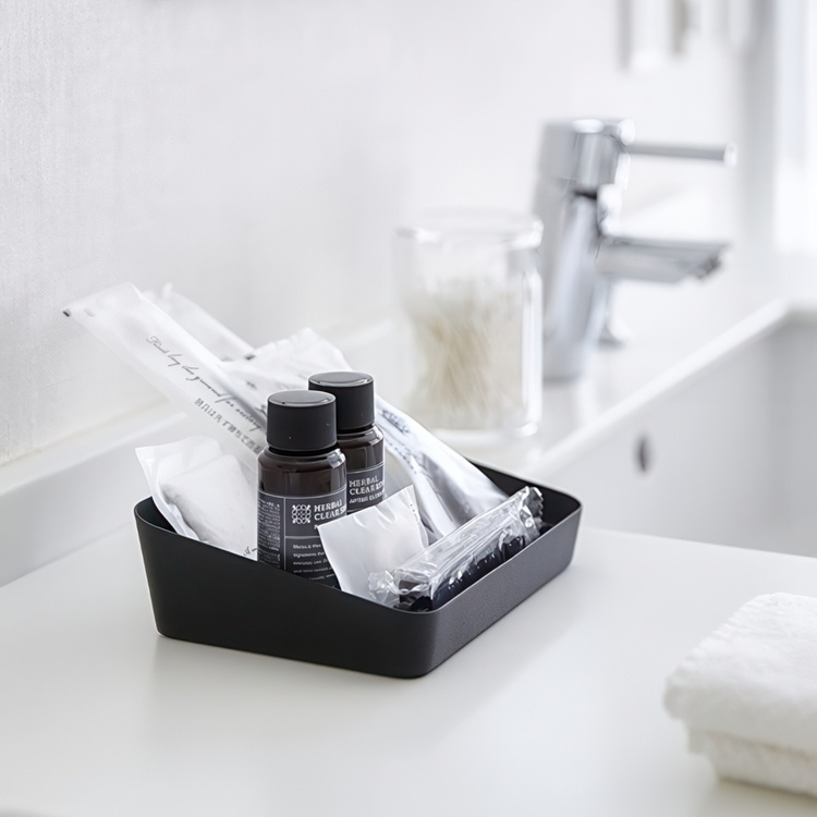 Storage tray in metal, TOWER AMENITY TRAY, 17,5 x 13,5 x H 5 cm, Yamazaki in the group Storage / Storage boxes / Mini organizers at SmartaSaker.se (40678)