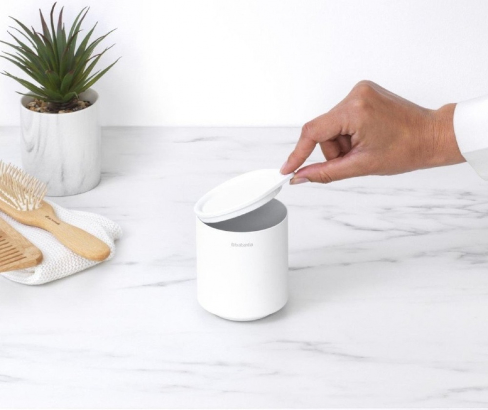 Storage pot in metal, BRABANTIA MINDSET, Ø 8 x H 9,5 cm, White in the group Storage / Bathroom storage / Makeup storage at SmartaSaker.se (40715)