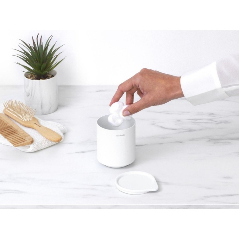Storage pot in metal, BRABANTIA MINDSET, Ø 8 x H 9,5 cm, White in the group Storage / Bathroom storage / Makeup storage at SmartaSaker.se (40715)
