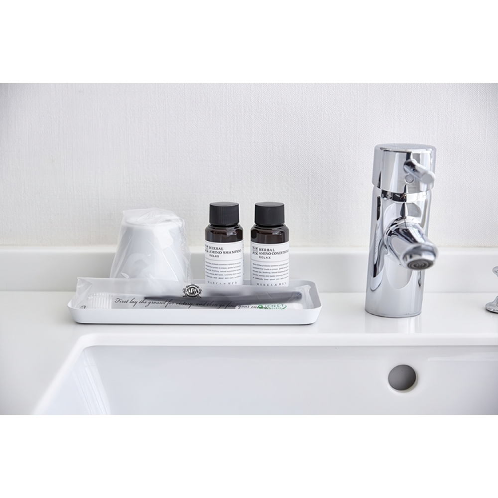 Storage tray in metal, TOWER AMENITY TRAY, 22 x 10 x H 1,5 cm, Yamazaki in the group Storage / Bathroom storage at SmartaSaker.se (40725)