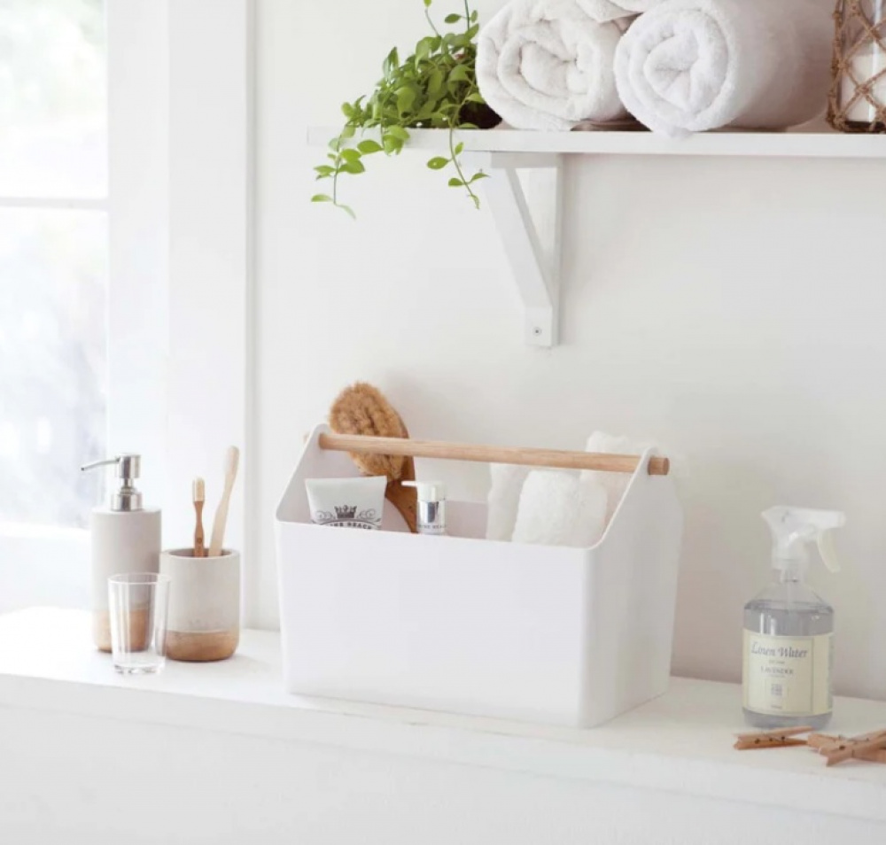 Basket with wooden handle, FAVORI, 37 x 21 x H 24 cm, Yamazaki, White in the group Storage / Storage room and garage / Baskets and buckets at SmartaSaker.se (40767)