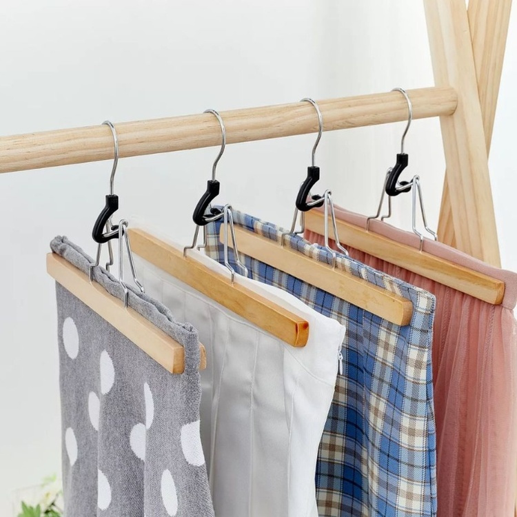 Clamping Hangers, wood, Set of 3, PREMIUM, Nature in the group Storage / Wardrobe storage / Hangers and hooks at SmartaSaker.se (40907)