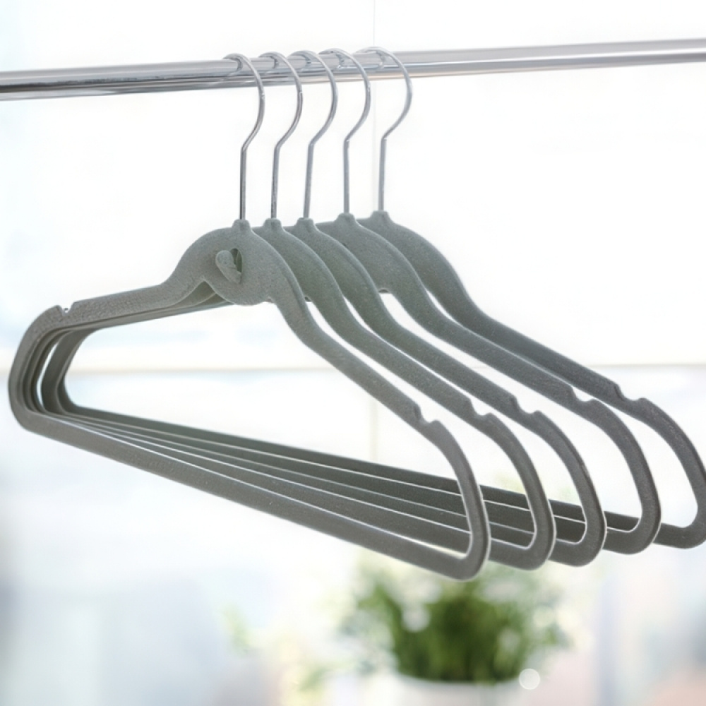 Hangers with hook, Set of 3, VELVET CASCADE HANGER, 42 cm in the group Storage / Wardrobe storage / Hangers and hooks at SmartaSaker.se (40911)