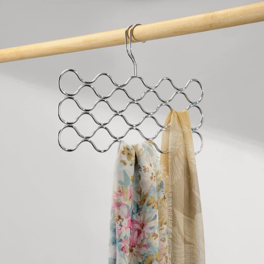 Hanger for scarves, WAVE 23 LOOP, 42 x H 26 cm, Chrome in the group Storage / Wardrobe storage / Hangers and hooks at SmartaSaker.se (40948)