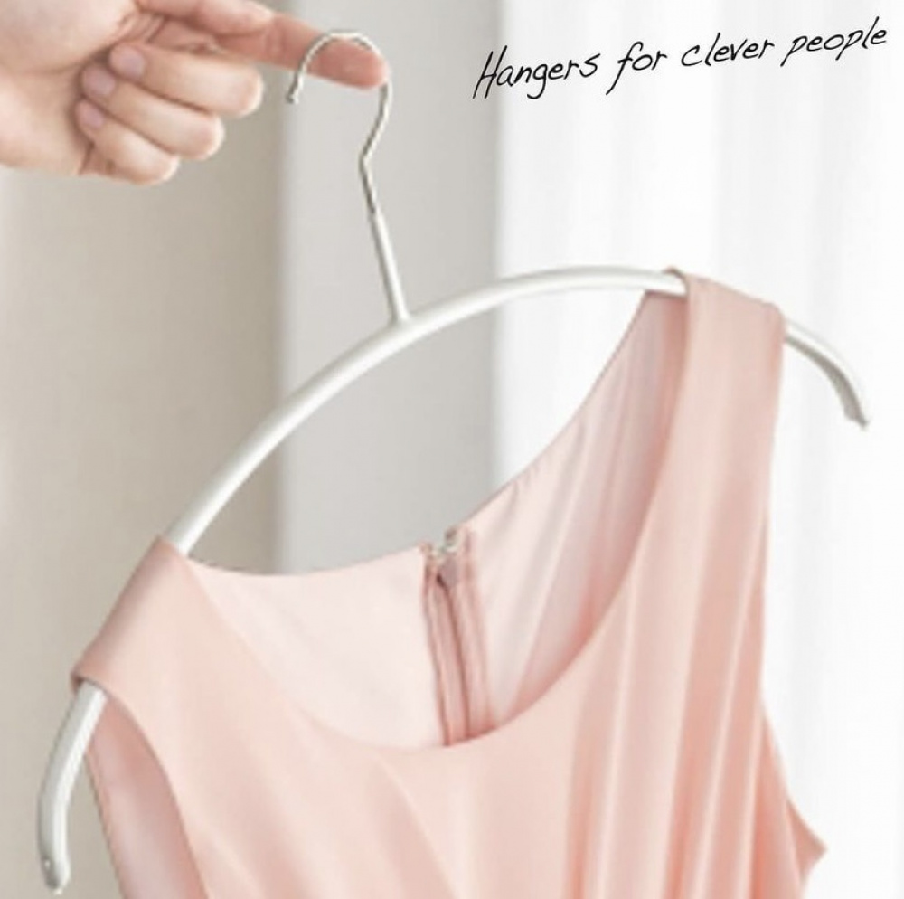 Hanger for Sweaters and T-shirts. MAWA LIGHT OBERTEILBÜGEL, 40 cm, White / Gold in the group Storage / Wardrobe storage / Hangers and hooks at SmartaSaker.se (40953)
