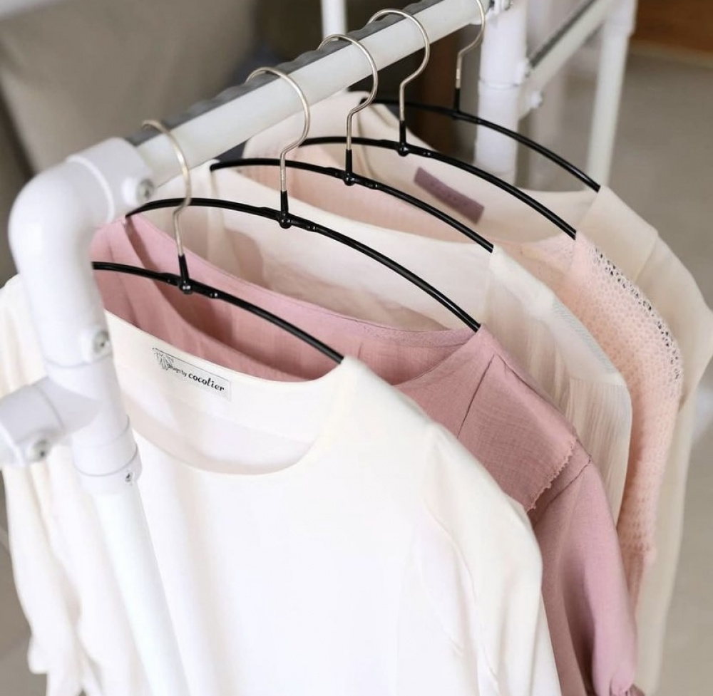 Hanger for Sweaters and T-shirts. MAWA OBERTEILBÜGEL, 46 cm in the group Storage / Wardrobe storage / Hangers and hooks at SmartaSaker.se (40954)