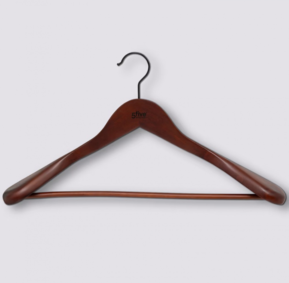 Wood hanger for suits, THE ORGINAL WIDE SHOULDER, 45 cm, Nature in the group Storage / Wardrobe storage / Hangers and hooks at SmartaSaker.se (40970)