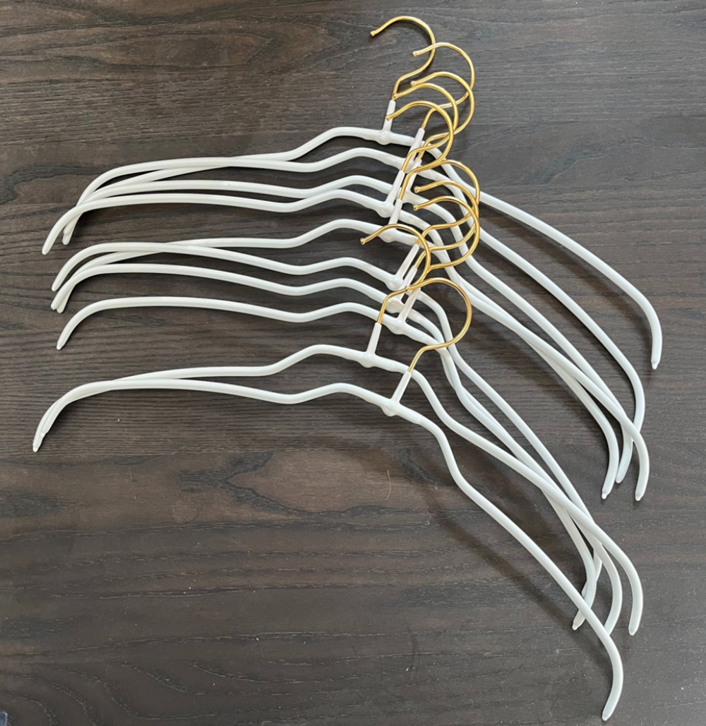 Hanger, Extra thin, Anti-Slip, MAWA SILHOUETTE LIGHT, 42 cm, White / Gold in the group Storage / Wardrobe storage / Hangers and hooks at SmartaSaker.se (40981)