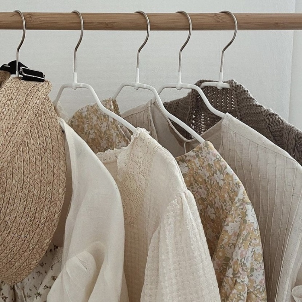 Non-slip hanger, 42cm in the group Storage / Wardrobe storage / Hangers and hooks at SmartaSaker.se (40982)