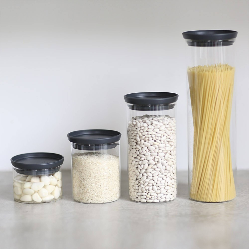 Glass Canister, 1,1L, STACKABLE LARGE JAR, Ø10,4 x H 19 cm, Brabantia, Clear / Dark Grey in the group Storage / Kitchen storage / Storage bins and jars at SmartaSaker.se (41005)