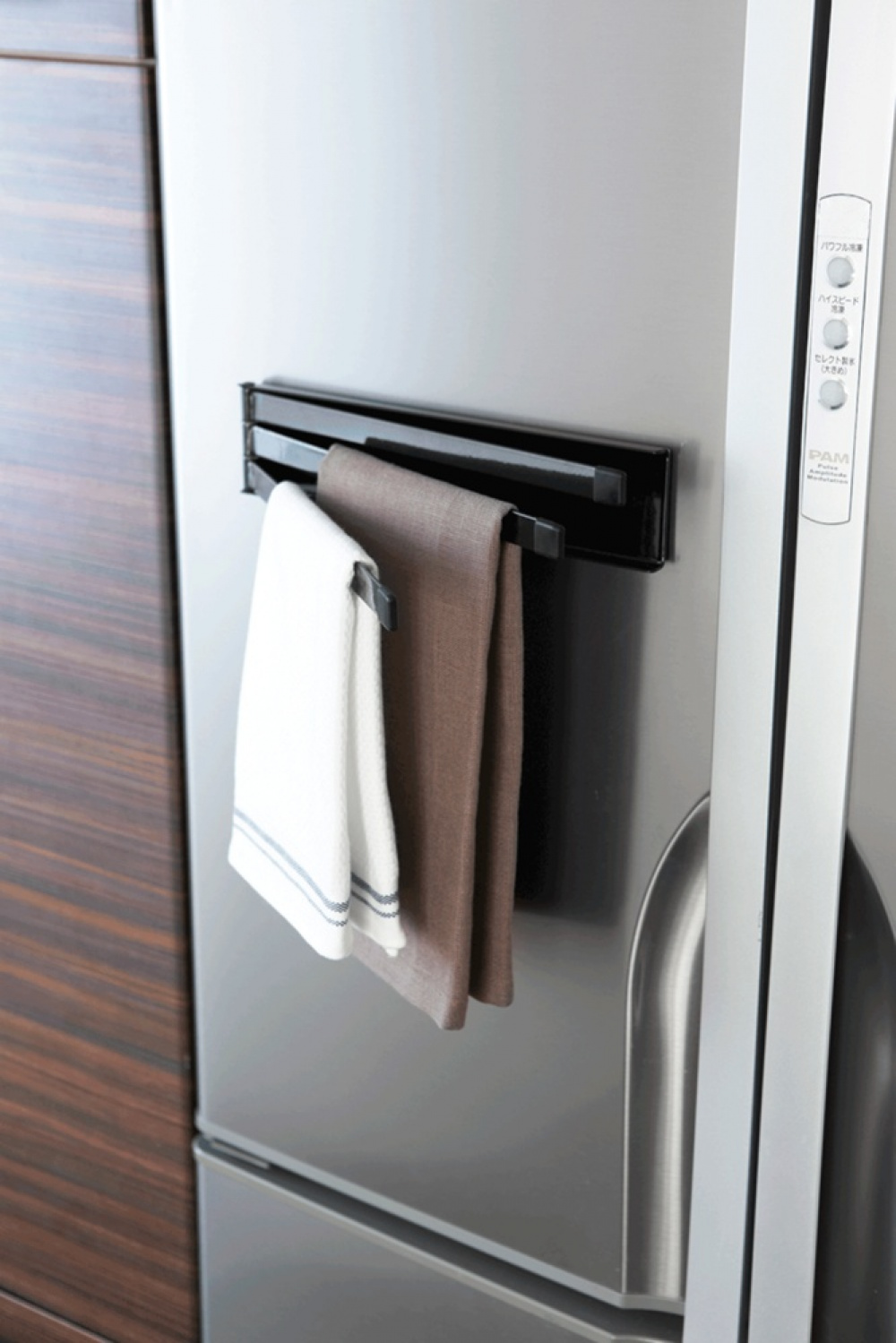 Magnetic Hanger in metal, TOWER TEA-TOWEL HOLDER, Yamazaki, Black in the group Storage / Bathroom storage at SmartaSaker.se (41060)