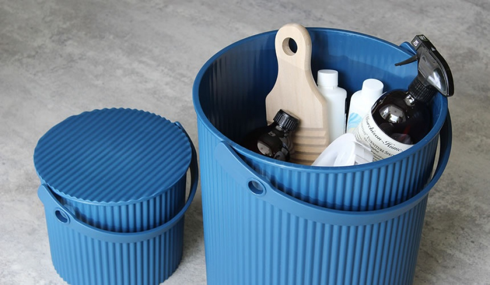 Bucket / basket with lid, SMALL OMNIOUTIL, 8L, Navy in the group Storage / Storage room and garage / Baskets and buckets at SmartaSaker.se (41123)