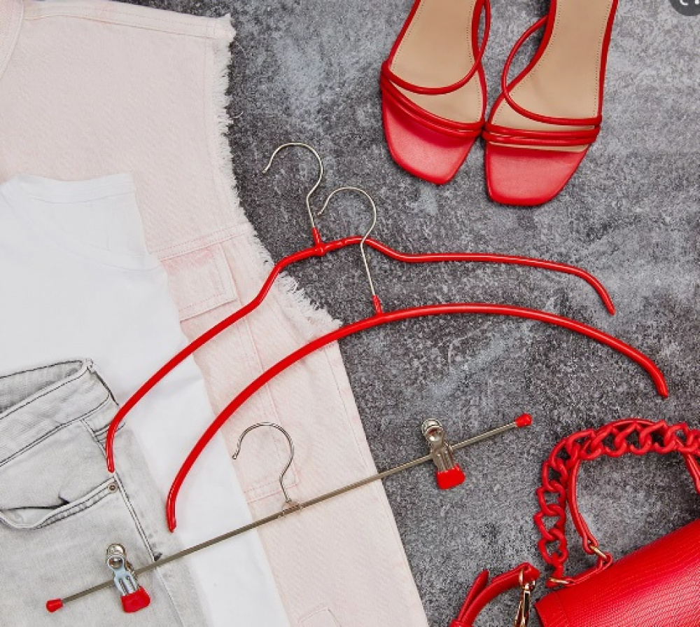 Classic Hanger for skirts, Metal, MAWA KLAMMERN CLIP, 30 cm, Silver / Red in the group Storage / Wardrobe storage / Hangers and hooks / Metal hangers at SmartaSaker.se (41358-silver-rd)