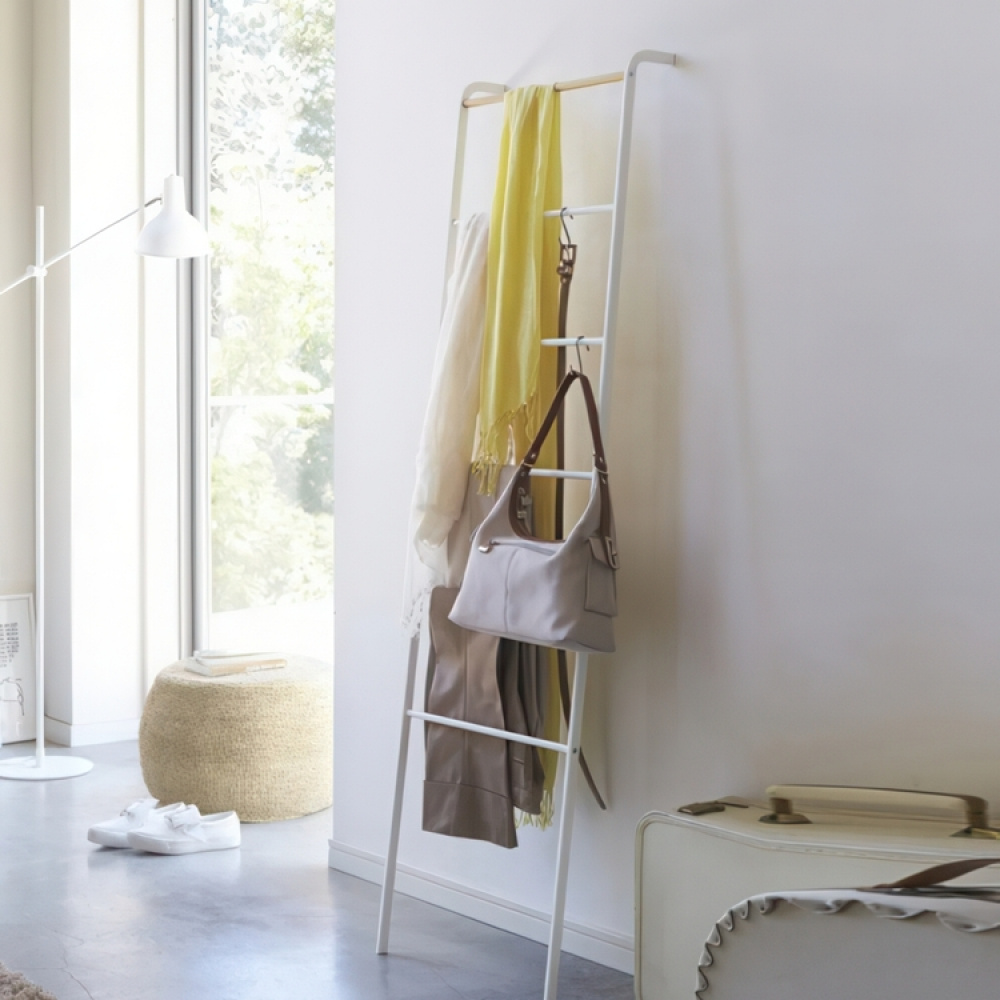 Clothes rack in metal, TOWER LEANING LADDER HANGER, 45 x 24 x H 160 cm, Yamazaki in the group Storage / Bedroom storage at SmartaSaker.se (41380)