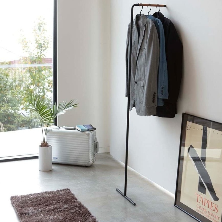 Clothes rack in metal, TOWER SLIM LEANING HANGER, Yamazaki in the group Storage / Bedroom storage / Clothes racks at SmartaSaker.se (41381)