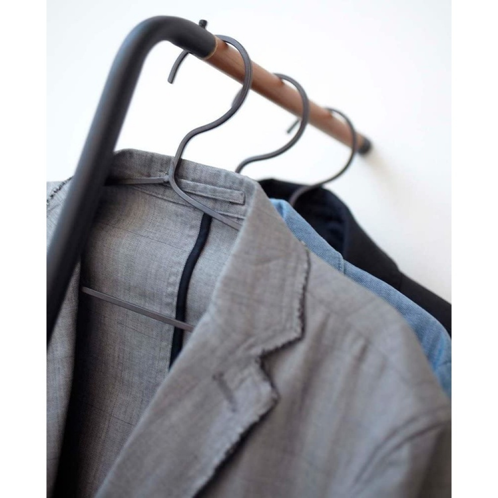 Clothes rack in metal, TOWER SLIM LEANING HANGER, Yamazaki in the group Storage / Bedroom storage / Clothes racks at SmartaSaker.se (41381)