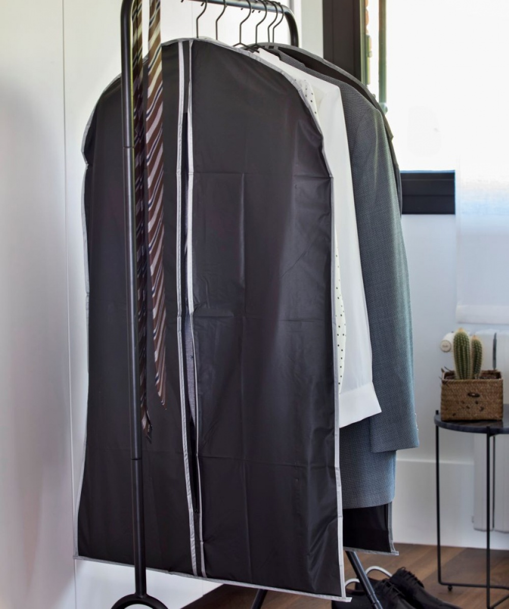 Clothes Cover, Short, URBAN BLACK, 60 x H 100 cm, Black in the group Storage / Wardrobe storage / Garment covers at SmartaSaker.se (41431)