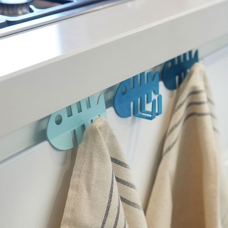 Hooks for cabinet doors, Set of 3, FISH 4,8 x 4,5 x H 9 cm , Blue in the group Storage / Bedroom storage / Over door hooks at SmartaSaker.se (41551)