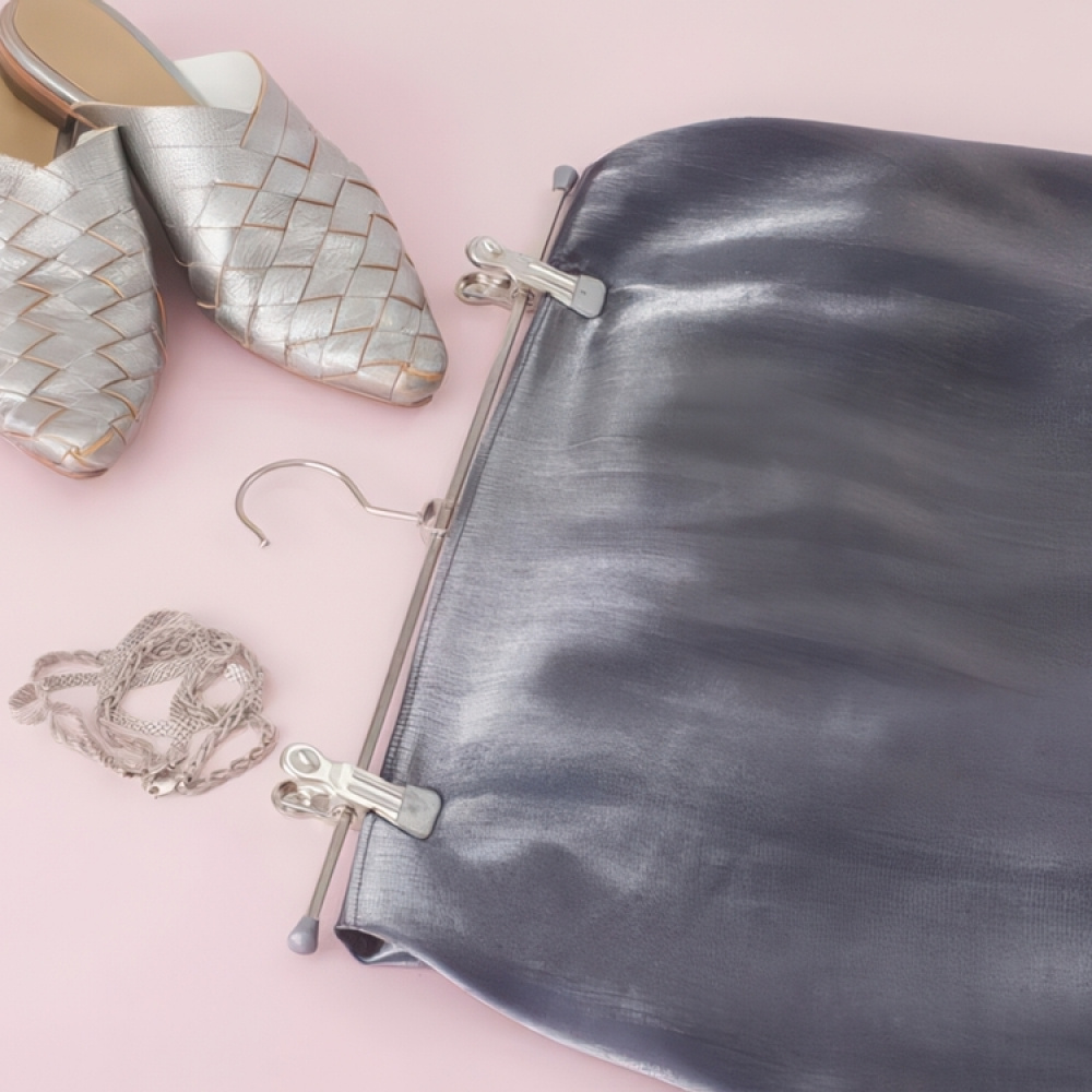 Classic Hanger for skirts, Metal, MAWA KLAMMERN CLIP, 17 cm, Silver / Black in the group Storage / Wardrobe storage / Hangers and hooks at SmartaSaker.se (41648)