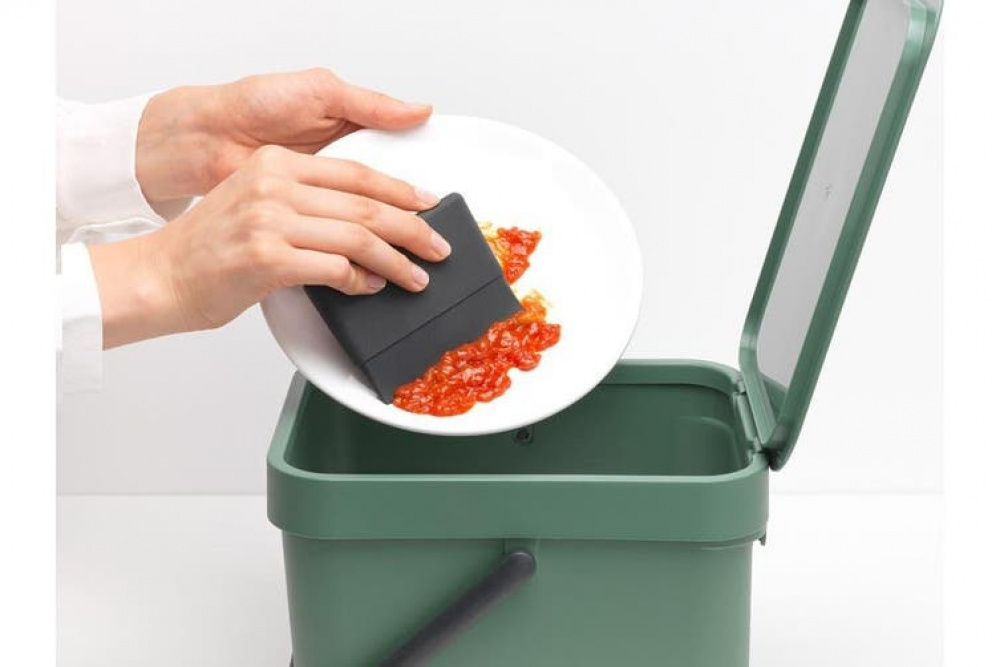 Squeegee for sink, DISH SQUEEGEE, 10,5 x 7,5 cm, Brabantia, Dark Grey in the group Storage / Kitchen storage / Dish racks and sink accessories at SmartaSaker.se (41653)