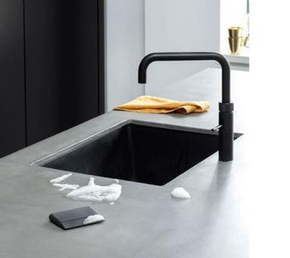 Squeegee for sink, DISH SQUEEGEE, 10,5 x 7,5 cm, Brabantia, Dark Grey in the group Storage / Kitchen storage / Dish racks and sink accessories at SmartaSaker.se (41653)