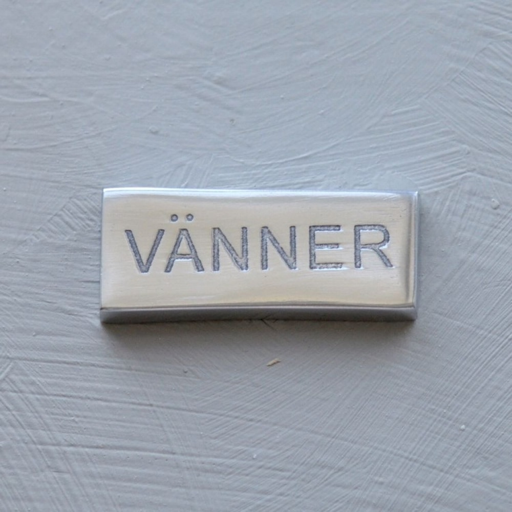 Sign, VÄNNER, 5 x H 2 cm, Exmez, Silver in the group Storage / Magnets and adhesives / Signs and labels at SmartaSaker.se (41654)
