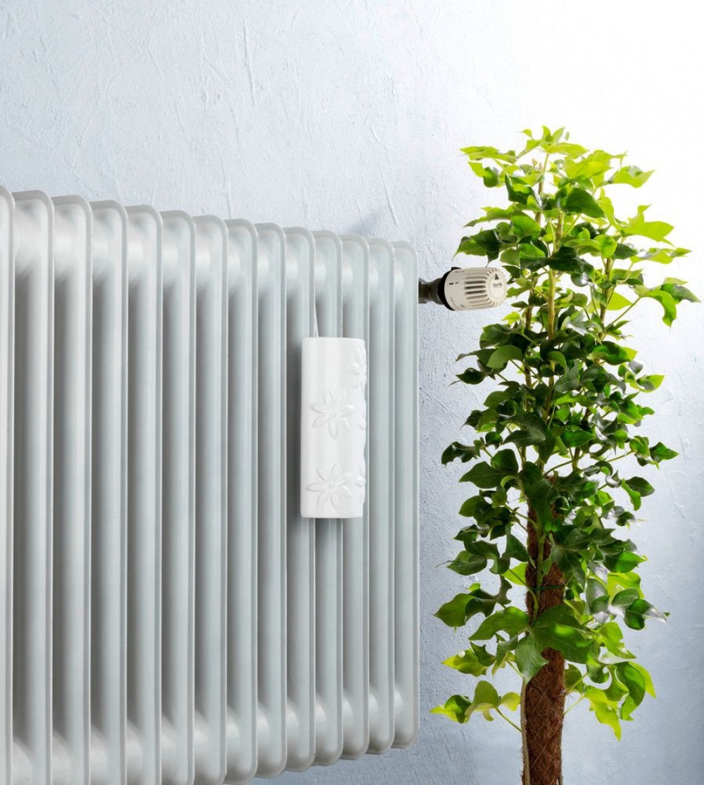 Hanging humidifier, Ceramic, FLOWERS LUFTBEFEUCHTER, White in the group Storage / Laundry and care at SmartaSaker.se (41665)