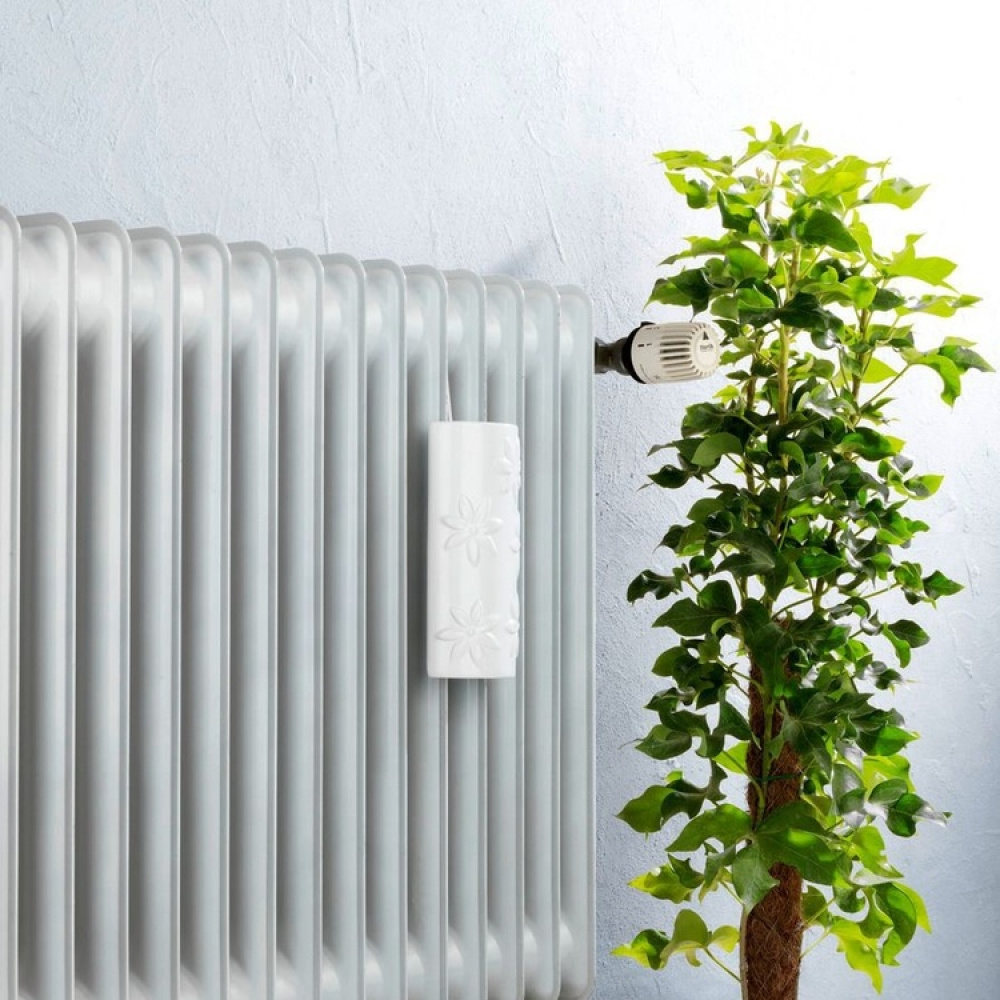 Hanging humidifier, Ceramic, FLOWERS LUFTBEFEUCHTER, White in the group Storage / Laundry and care at SmartaSaker.se (41665)