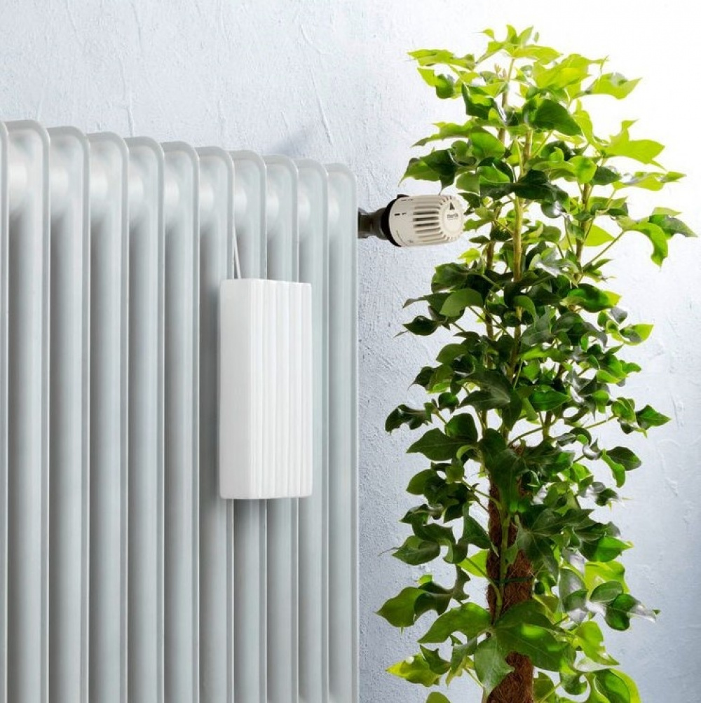 Hanging humidifier, Ceramic, STRIPES LUFTBEFEUCHTER, White in the group Storage / Laundry and care at SmartaSaker.se (41668)