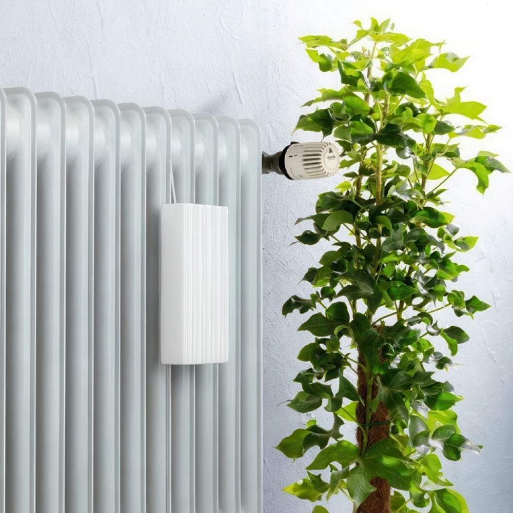 Hanging humidifier, Ceramic, STRIPES LUFTBEFEUCHTER, White in the group Storage / Laundry and care at SmartaSaker.se (41668)