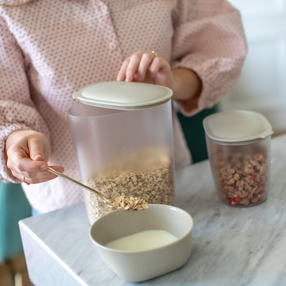 Container, Airtight, 1,4 L, KOIZOL CONNECT ORGANIC OVAL STORAGE MEDIUM, Transparent / Beige in the group Storage / Kitchen storage / Storage bins and jars at SmartaSaker.se (41676)