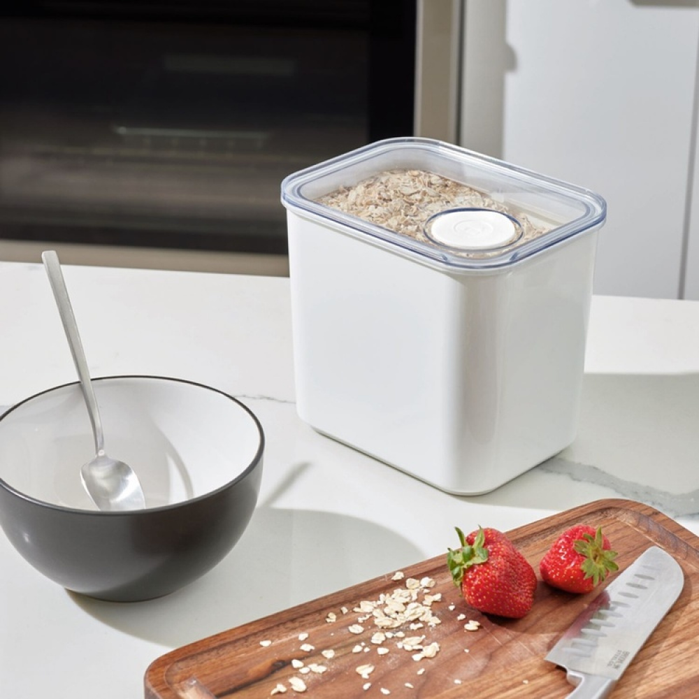 Airtight Container, iD POUR LID MEDIUM CANISTER, 12 x 16,5 x H 22,5 cm, White / Transparent in the group Storage / Kitchen storage / Storage jars / iDesign storage jars at SmartaSaker.se (41706)