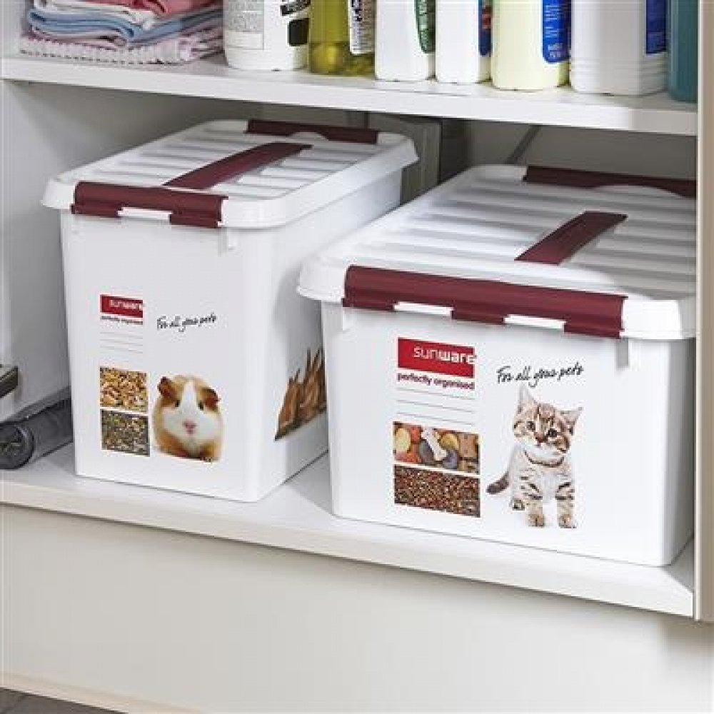 Box with handle, 15 L, PET STORAGE BOX MEDIUM, 40 x 30 x H 18 cm, White / Bordaux in the group Storage / Kitchen storage / Storage bins and jars at SmartaSaker.se (41732)