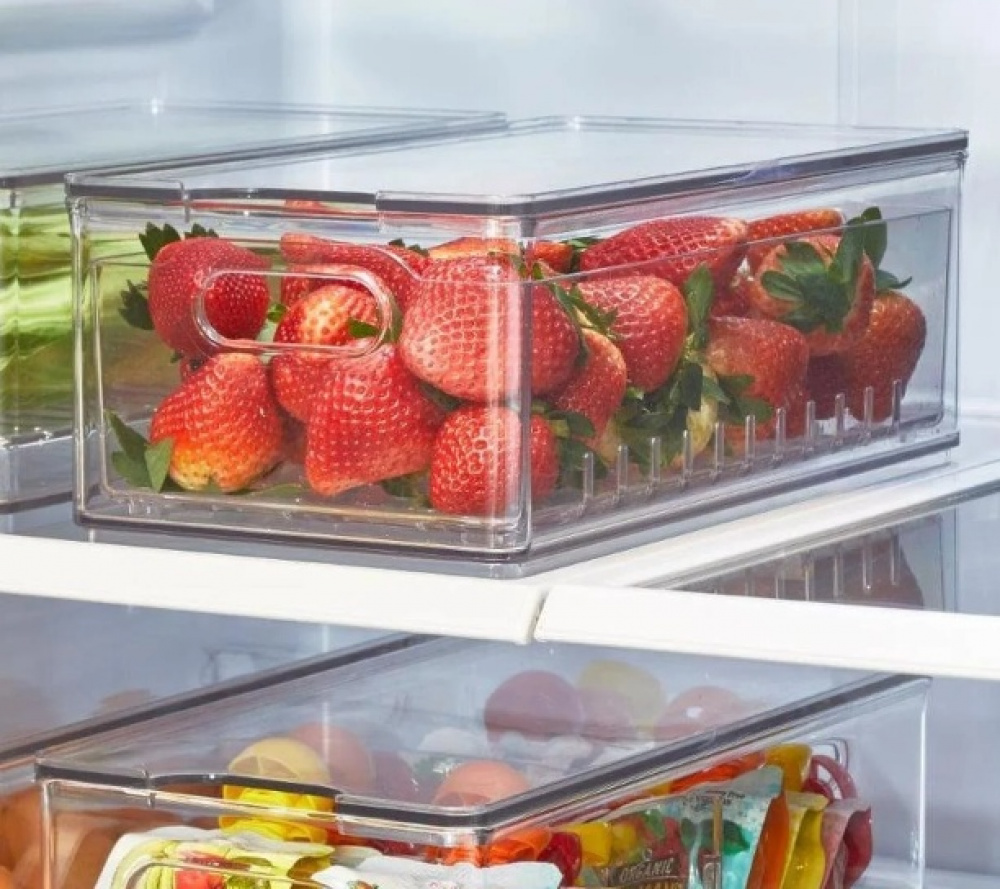 Storage Box with colander , THE HOME EDIT LARGE BERRY BIN, 15,2 x 30,5 x H10,8 cm, Transparent in the group Storage / Kitchen storage / Fridge storage at SmartaSaker.se (41751)