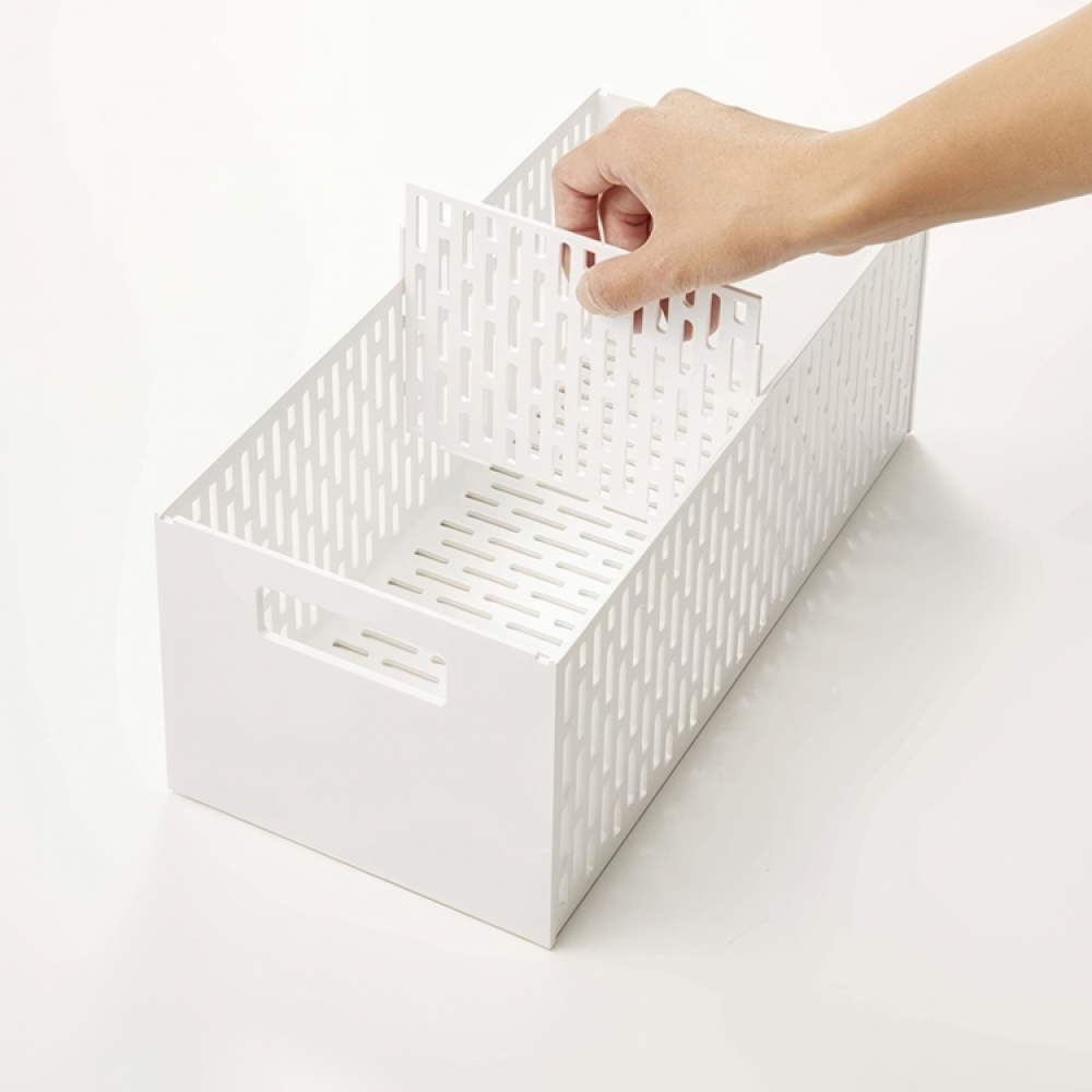Basket for Vegetables, YAMAZAKI TOWER, 15,3 x 32 x H 12,2 cm in the group Storage / Kitchen storage / Kitchen cabinet organizers at SmartaSaker.se (41789)