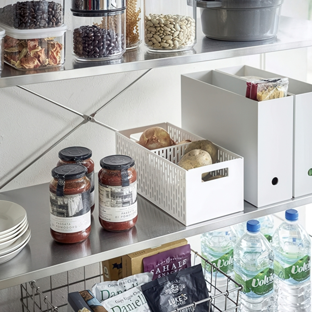 Basket for Vegetables, YAMAZAKI TOWER, 15,3 x 32 x H 12,2 cm in the group Storage / Kitchen storage / Kitchen cabinet organizers at SmartaSaker.se (41789)