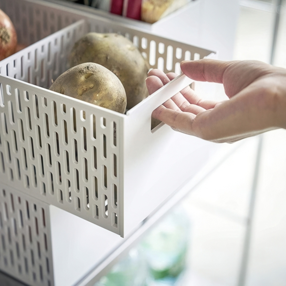 Basket for Vegetables, YAMAZAKI TOWER, 15,3 x 32 x H 12,2 cm in the group Storage / Kitchen storage / Kitchen cabinet organizers at SmartaSaker.se (41789)