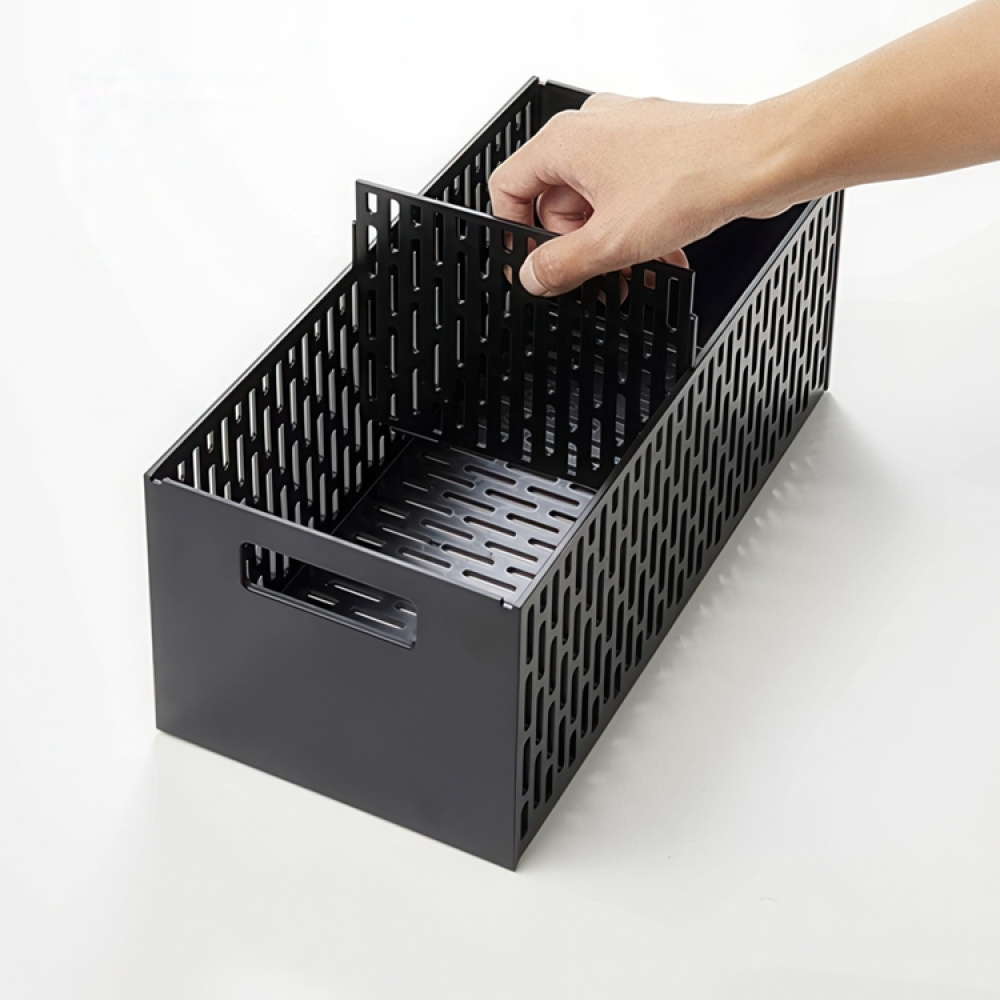 Basket for Vegetables, YAMAZAKI TOWER, 15,3 x 32 x H 12,2 cm in the group Storage / Kitchen storage / Kitchen cabinet organizers at SmartaSaker.se (41789)
