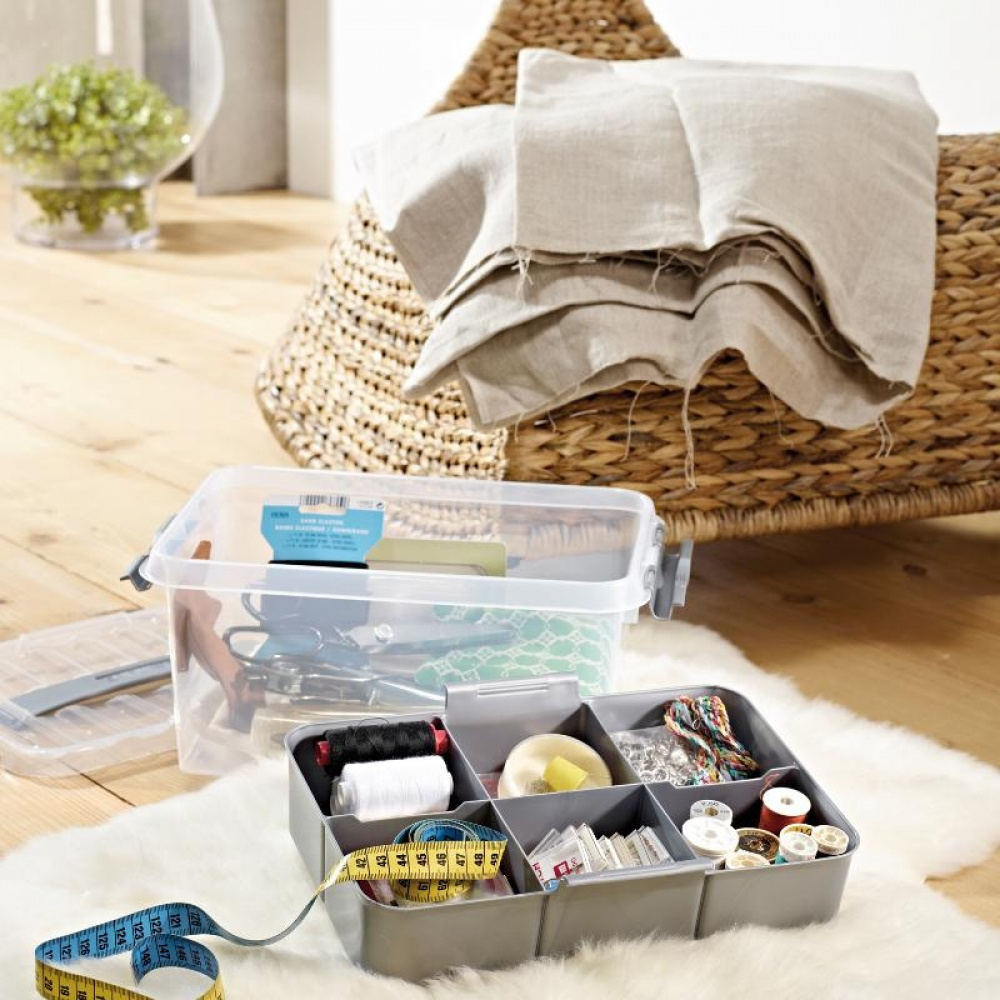 Box with insert and handle, 6L, Q-LINE MULTIBOX, 30,7 x 20 x H 14,3 cm, Clear / Silver Grey in the group Storage / Storage boxes at SmartaSaker.se (41805)