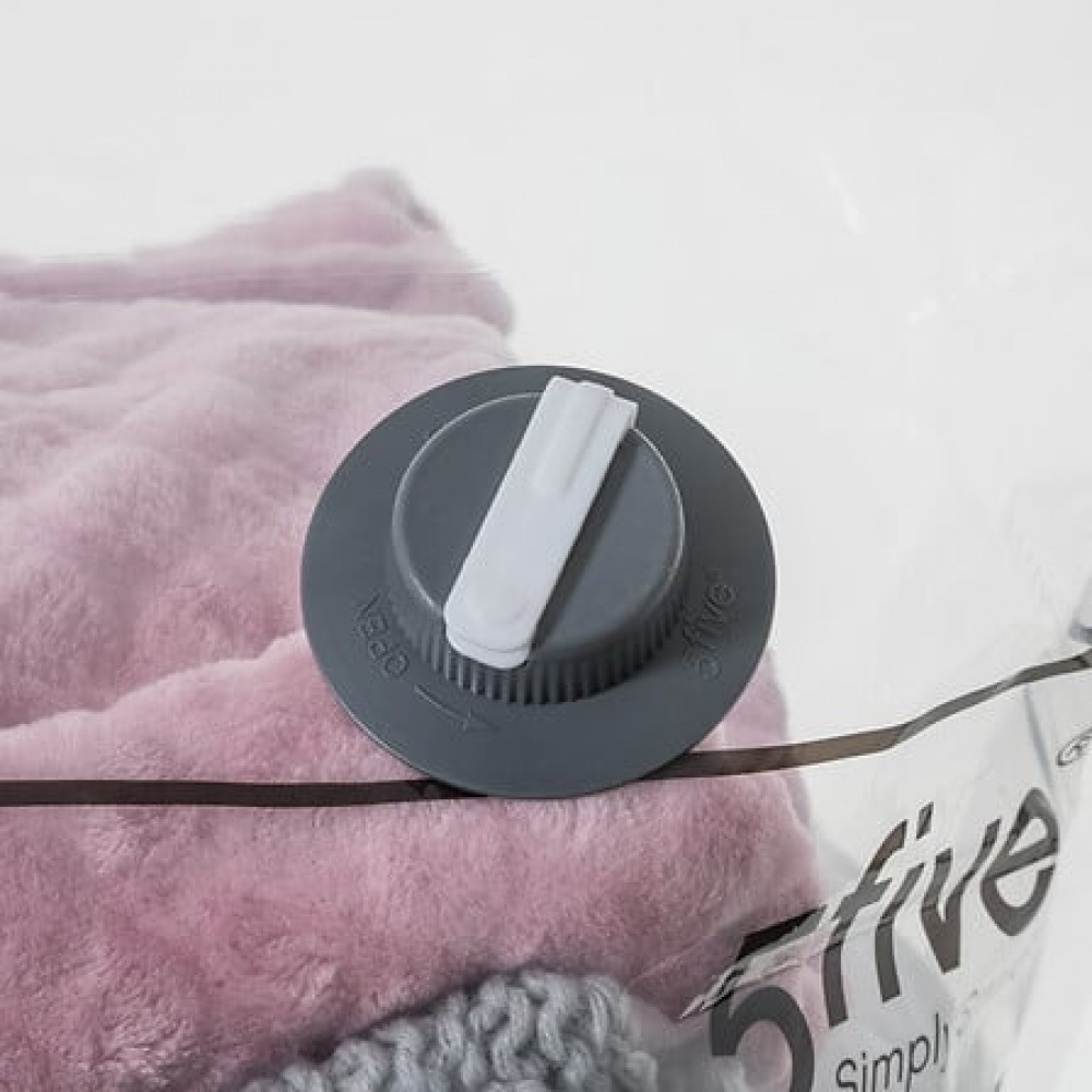 Box with vacuum bag, SMALL AIR STORE UNDER BED, 60 x 45 x H 15 cm, Grey in the group Storage / Wardrobe storage / Vacuum storage / Vacuum bags with boxes at SmartaSaker.se (41822)