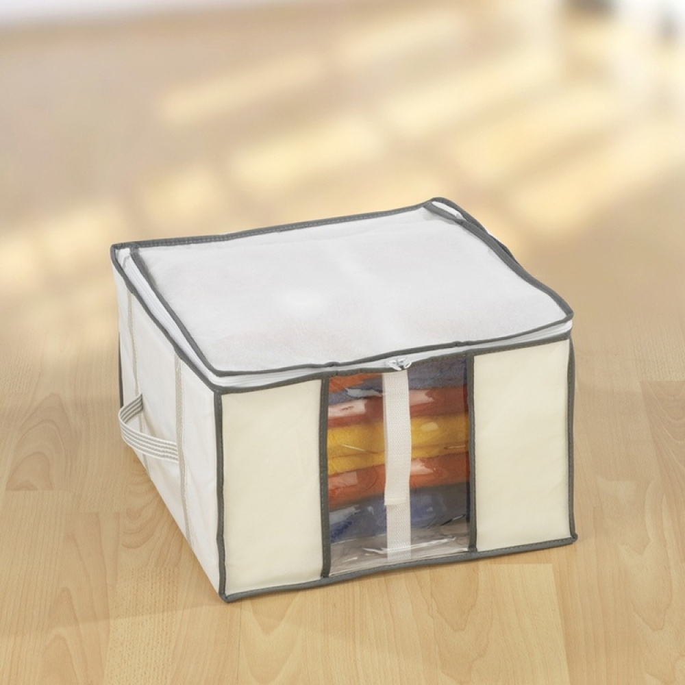 Box with vacuum bag, SOFT BOX, SMALL, 42 x 40 x H 25 cm, White in the group Storage / Wardrobe storage / Vacuum storage / Vacuum bags with boxes at SmartaSaker.se (41826)