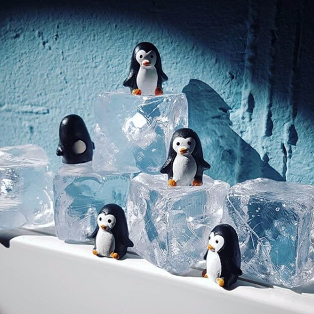 Magnets, penguins, PINGU, Set of 6, Black / White in the group Storage / Magnets and adhesives at SmartaSaker.se (41976)