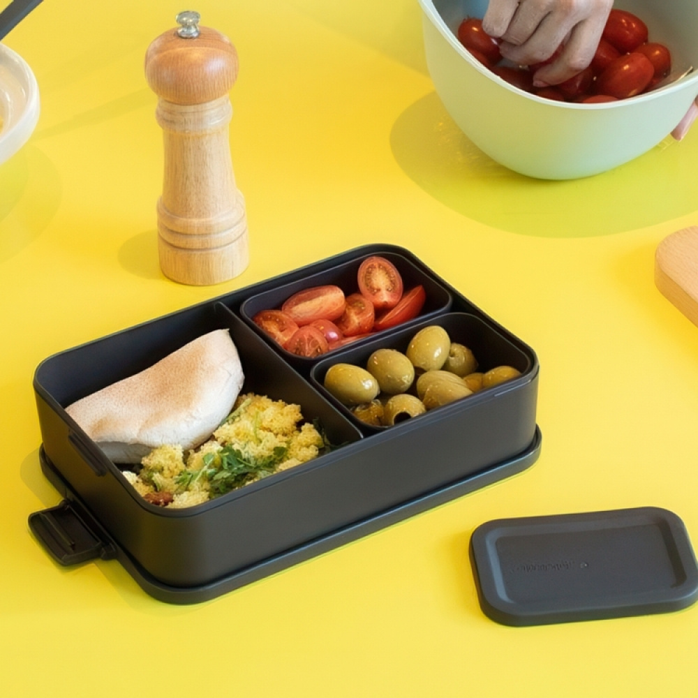 Food storage, 2 L, BRABANTIA MAKE & TAKE LARGE BENTO BOX , 25,5 x 16,7 x H 6,2 cm in the group Storage / Kitchen storage / Food containers / SmartStore food containers at SmartaSaker.se (42127)