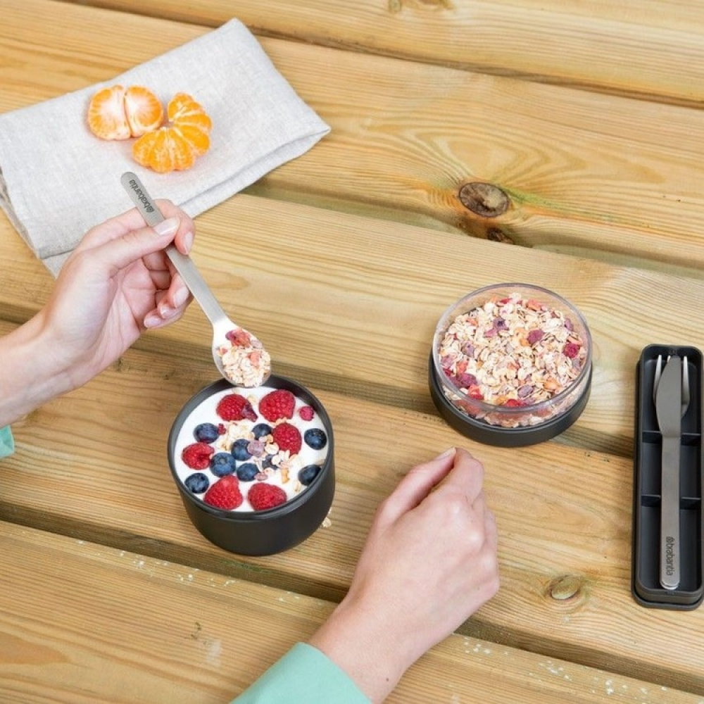 Yoghurt cup with lid 0.5L, Brabantia in the group Storage / Kitchen storage / Food containers / Plastic lunch boxes at SmartaSaker.se (42138)