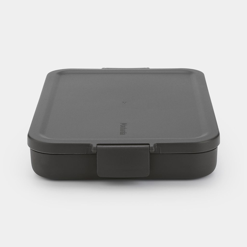 Food storage, 1,1 L, BRABANTIA MAKE & TAKE FLAT LUNCH BOX , 25,5 x 16,7 x H 3,7 cm, Dark grey in the group Storage / Kitchen storage / Food containers / Plastic at SmartaSaker.se (42151)