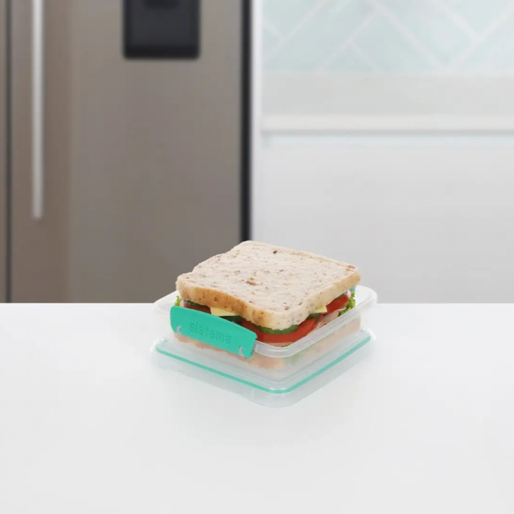 Lunch box, 450 ml, KLIP-IT SANDWICH, 15 x 15 x H 5 cm, Clear / Teal in the group Storage / Kitchen storage / Food containers / Plastic at SmartaSaker.se (42160)